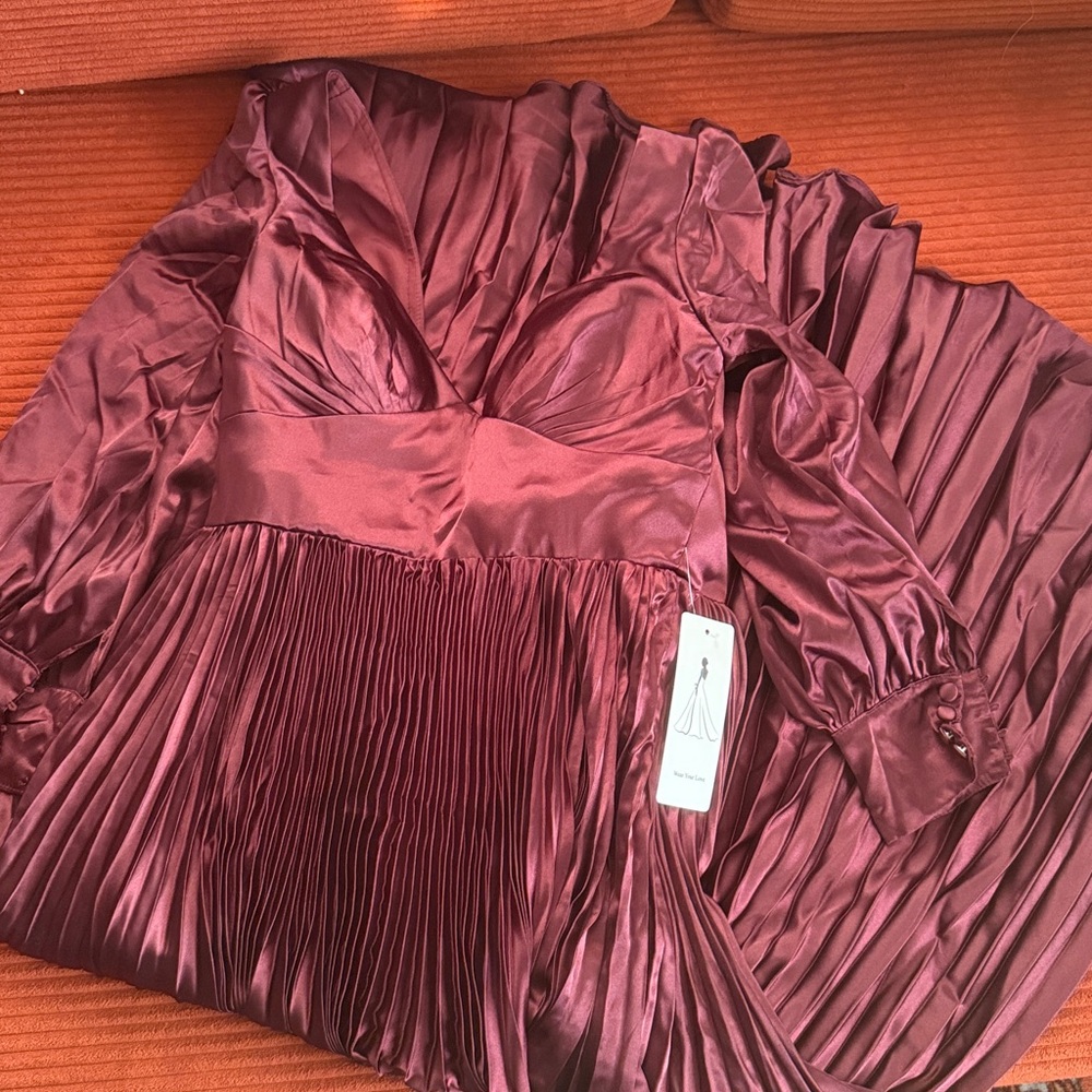 Satin pleated Burgundy lace up back bridesmaid dress size XS